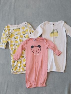 3 Pack Baby Girl Sleeper Gowns Pink Bear, And Lemon Prints Size 0-6 Month